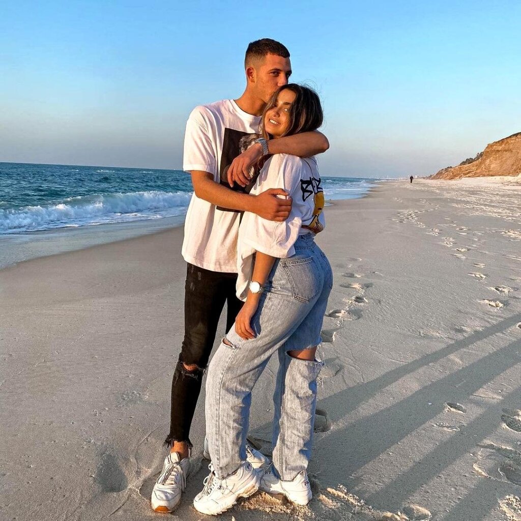 israeli lady with western guy