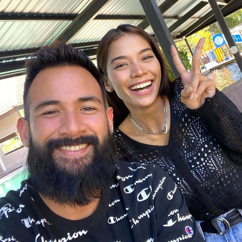 malaysian woman with man